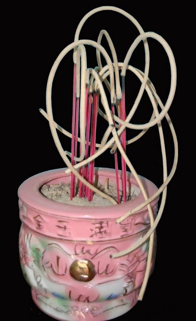 Nhang cuốn tàn có thiêng không - Nhang THÀNH TÂM - Nhang sạch, hương lành, hương của lòng thành