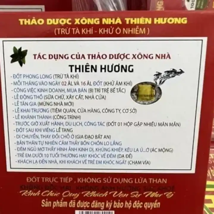 Bột xông nhà thảo dược Huy Nguyễn Thiên Hương dùng trong các dịp tân gia, nhập trạch, khai trương hoặc làm thơm không gian sống theo tập quán dân gian.
