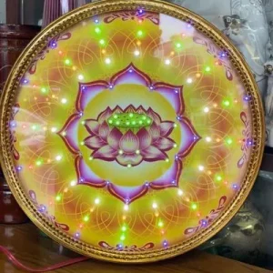 Đèn bàn thờ hào quang sử dụng LED tiết kiệm điện, tạo ánh sáng trang nghiêm cho tượng Phật, tượng Tam Thánh và không gian thờ cúng.