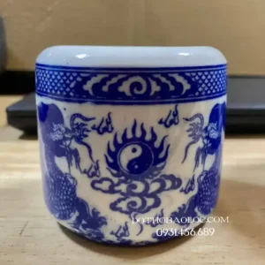 Bát hương sứ Bát Tràng đôi rồng phun ngọc với hai kích thước 8cm và 10cm, phù hợp bàn thờ gia tiên, bàn thờ Thần Tài và không gian thờ cúng trang nghiêm