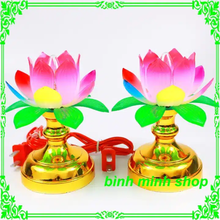 Tham khảo bộ đèn thờ hoa sen gồm 2 đèn dùng cho bàn thờ gia tiên, Phật, Thần Tài và Ông Địa. Thiết kế trang nhã, sử dụng điện 220V, phù hợp nhiều không gian thờ cúng.