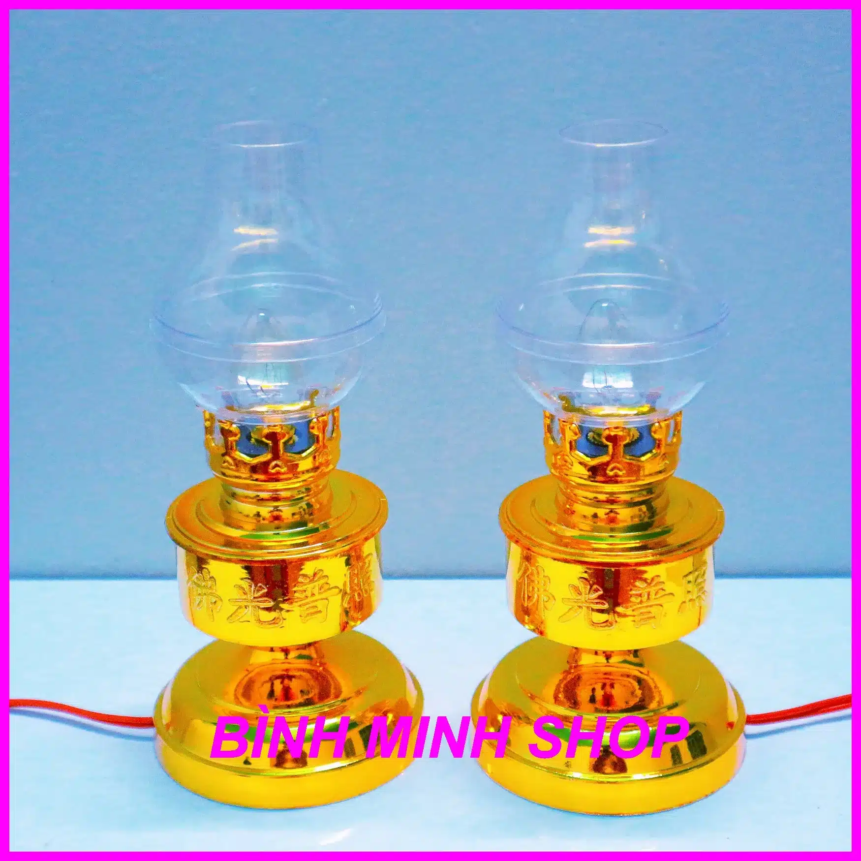 Đèn thờ kiểu cổ thiết kế giả đèn dầu, sử dụng điện 220V tiện lợi. Mẫu đèn gợi nét hoài niệm, phù hợp bàn thờ gia tiên, bàn thờ Phật và Thần Tài.