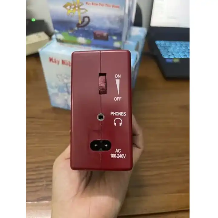 Máy niệm Phật phát quang với 8 hoặc 20 bài tụng, sử dụng bằng pin hoặc cắm điện. Tham khảo thông tin, ưu nhược điểm và nơi mua phù hợp.