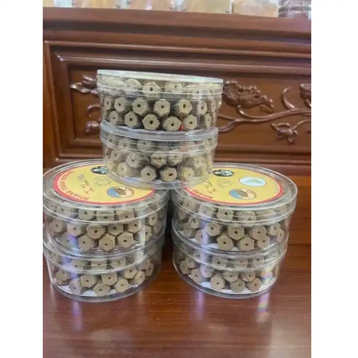 Nhang nụ trầm hương hộp 65 viên, hương thơm dịu nhẹ, thích hợp sử dụng cùng lư xông trầm để tạo không gian thư giãn và thanh tịnh. Tham khảo thông tin và giá bán từ nhà cung cấp.