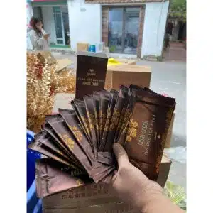 Khăn lau bàn thờ hương trầm giúp bao sái ban thờ thần tài, ông địa sạch sẽ, thanh tịnh. Chất liệu mềm mại, không trầy xước, tiện lợi thay thế nước lau thông thường.