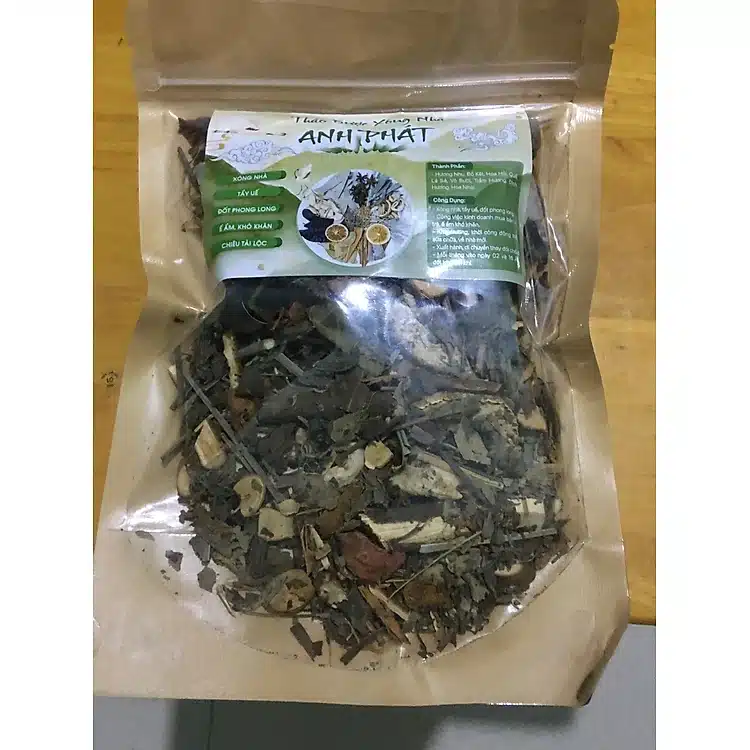 Thảo dược xông nhà LYNUSAN giúp thanh lọc không khí, tẩy uế không gian, mang lại vượng khí cho gia đình. Sản phẩm thiên nhiên, hỗ trợ đổi trả 30 ngày.
