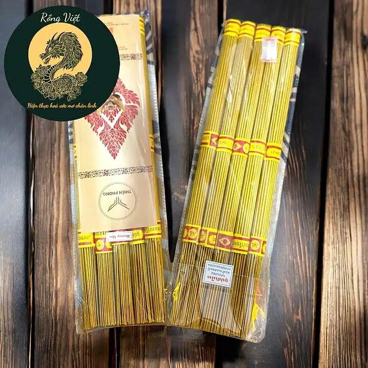 Nhang cuộn tàn tài lộc Rồng Việt cuộn tàn số 6 đẹp mắt, tỏa mùi hương thảo mộc thanh nhẹ, an toàn cho sức khỏe gia đình và không gian thờ cúng.